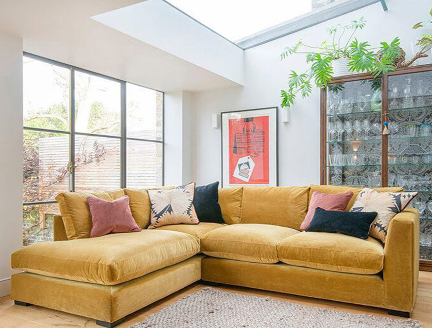 Wadenhoe RHF Corner Sofa in Omega Velvet Brass